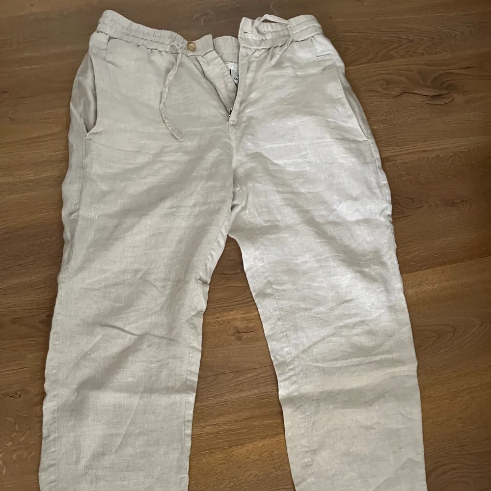 Linnebyxor från skagen clothing i storlek S. Jeans & Byxor.