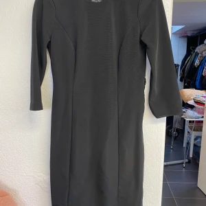 Klänning från VERO MODA - Rak klänning från VERO MODA