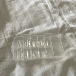 Tippar - 100 stycken genomskinliga tippar som är perfekta för att bygga egna naglar. 10 av varje storlek💕💕
