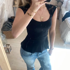 Topp - SUPER bra kvalitet och gillar fortfarande väldigt mycket, därav priset❣️❣️tryck gärna köp nu 