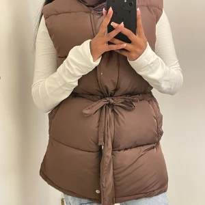 Brun Väst - Brun väst från BikBok nyskick strl XS