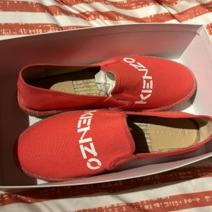 Kenzo sommar skor (oanvändbar) - Storlek 39