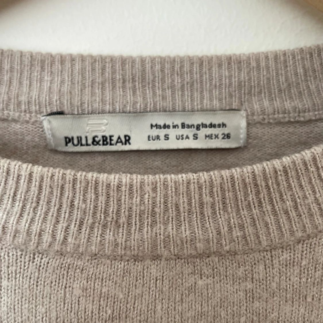 Beige stickad tröja - 91