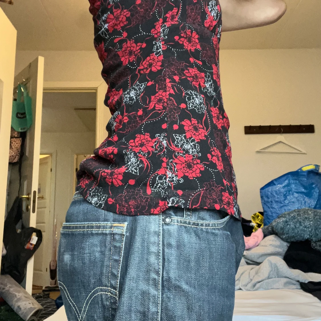 Blommig topp/blus  - 90