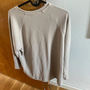 Träningströja från stronger  - Träningströja som inte längre kommer till användning 