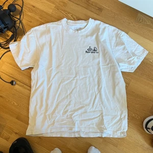 polar skate tee - fet polar skate tee inga skador