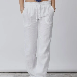 Linnebyxor  - Säljer dessa linnebyxor som aldrig är använda nypris 800kr, jag har exakt dessa fast i beige skriv vid intresse 