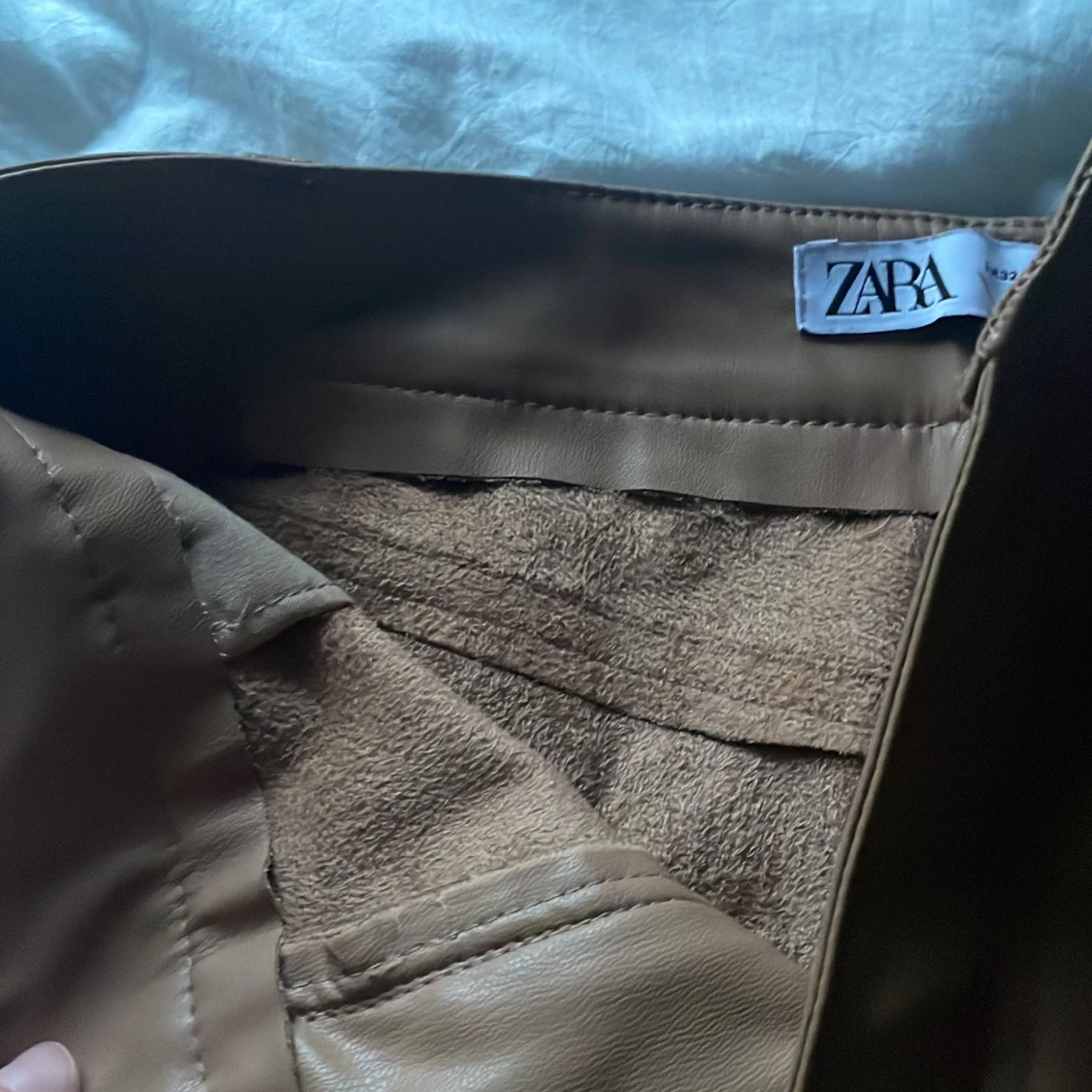 Beiga skinnbyxor  - 93