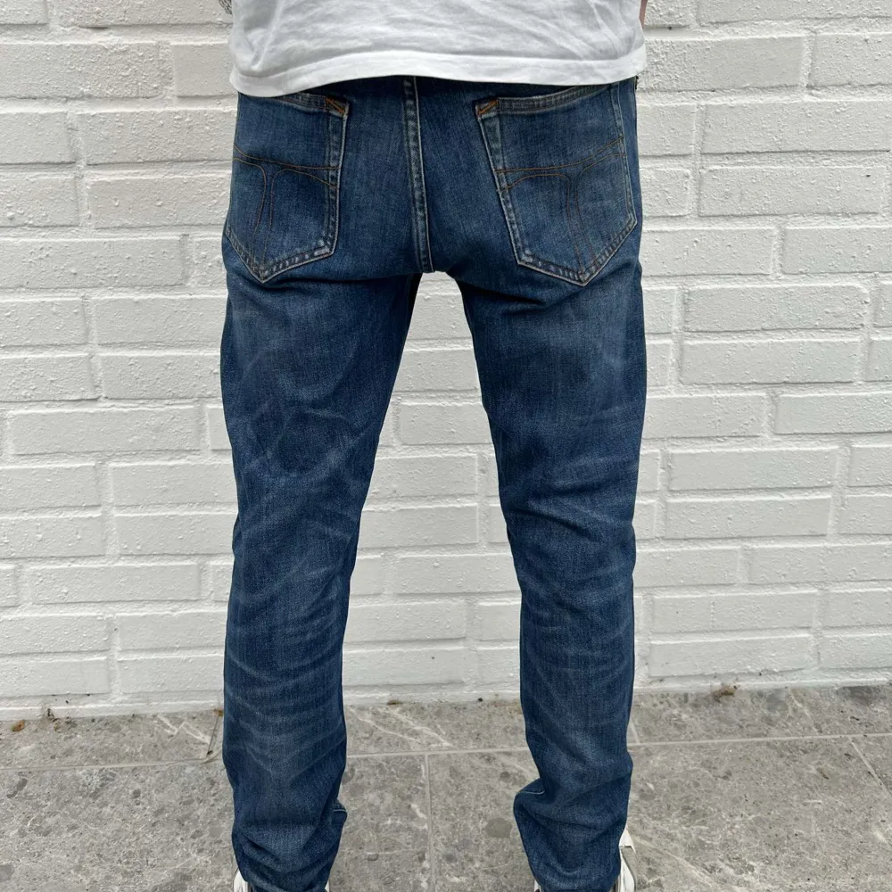 Tiger Of Sweden jeans | Extremt fint skick, inga defekter | Modellen på bilden är ca 175 cm | Skriv vid minsta fundering eller fråga | Mvh, CH 📩. Jeans & Byxor.