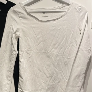 Vit långärmad t-shirt  - Bra skick, från lager 157