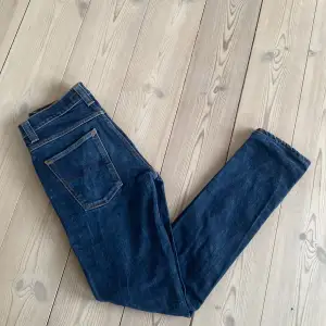 Tja, Säljer dessa riktigt feta Nudie jeans Modellen är grim Tim  Sparsamt använd 