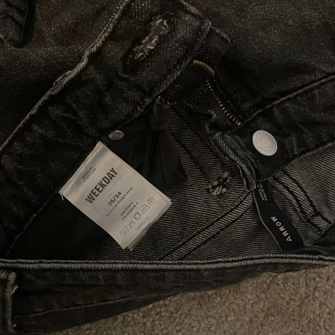 Weekday Arrow Low Straight Jeans - 93