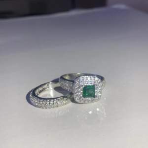 Very beautiful zircon stone 2 piece ring set available 