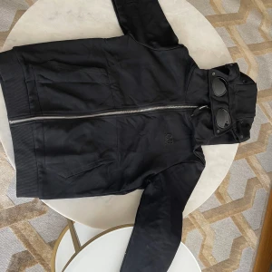 Cp company kofta  - Helt ny kommer med en påse 