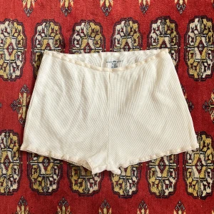 Brandy Melville shorts - Jättesöta pyjamas shorts från Brandy Melville, jättesköna och superstretchiga!