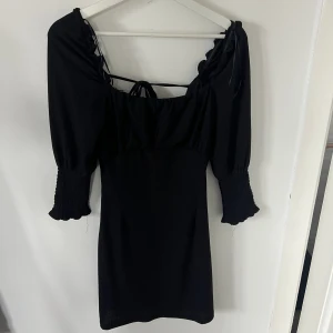 Klänning - Aldrig använd, prislappen kvar