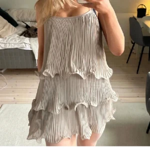 Superfin klänning - Klänning, storlek S, 36🩷bra skick