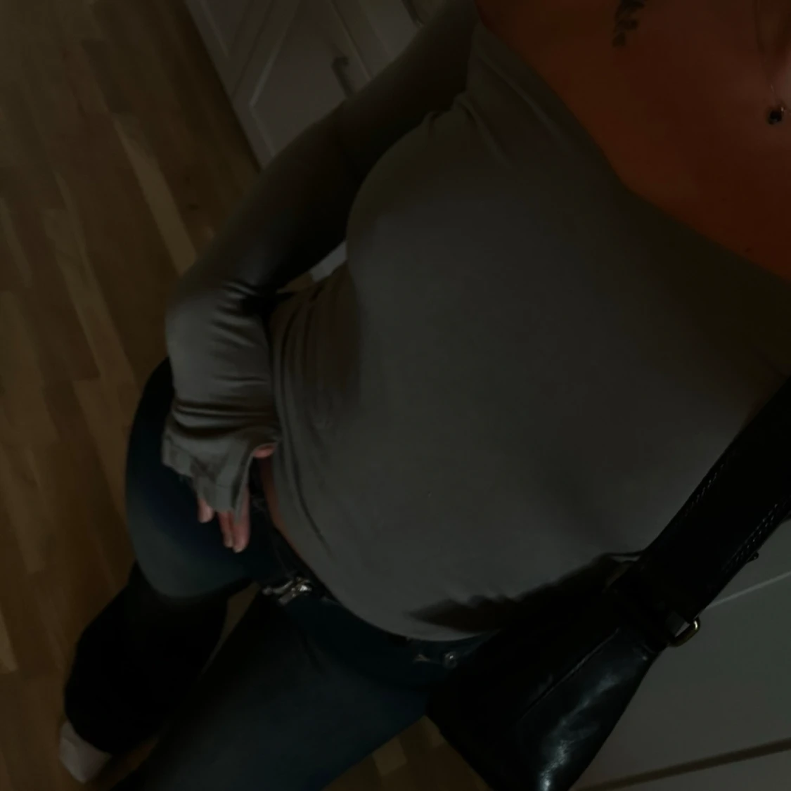 Grå off shoulder topp - 90