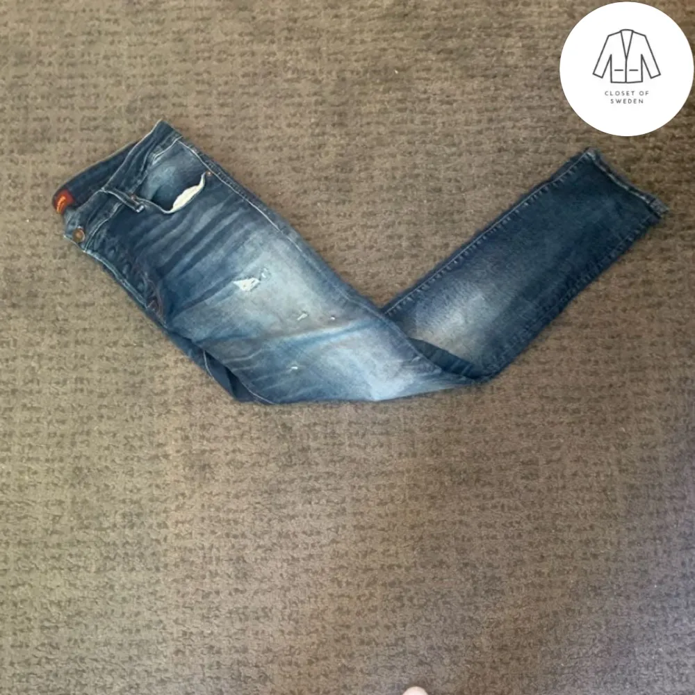 Skick 9,5/10 nypris 849kr vårat pris 249kr🤑 hör av er vid frågor eller fler bilder . Jeans & Byxor.
