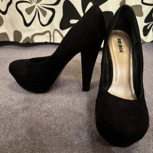 Bilbolaget svarta klackar - i sparsamt skick