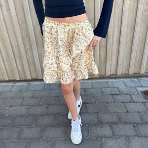 Fin kjol till sommaren💕 från SHEIN och inga defekter 🎀 