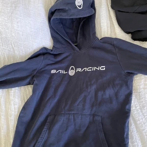Sail racing tröja  - Säljer min sail racing tröja då den inte kommer till användning längre 