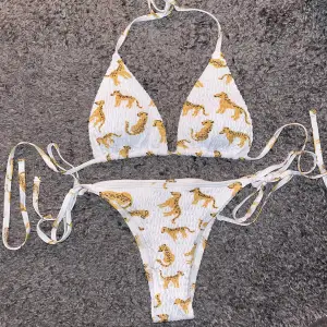 Har nu designat egna bikinis!! Finns att köpa på www.shopmaddish.se 💘💘 1-3 dagars leverans i hela Sverige!! 
