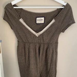 Brun tröja  - Perfekt inför sommaren, vintage