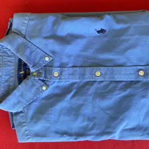 Blå Ralph Lauren skjorta                                                Skick 10/10                                                                       Nypris : 1200