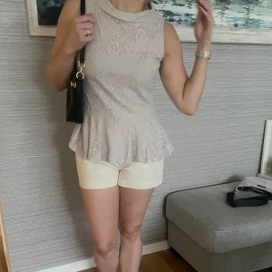 Rosa/lila klänning 💕 - Jättefin klänning som inte längre kommer till användning 💕 inga defekter och bra pris 💕 