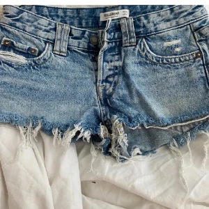 Jeans shorts - Säljer mina fina jeans shorts som ej kommer till användning längre💞