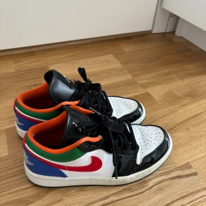 Air Jordan 1 - Använt men bra skick, behövs tvättas 