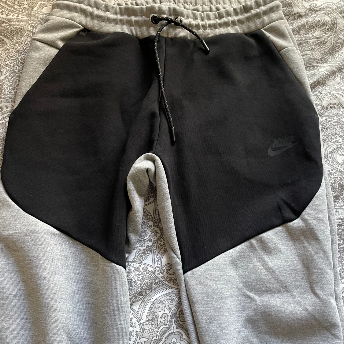 Nike tech byxor - 90