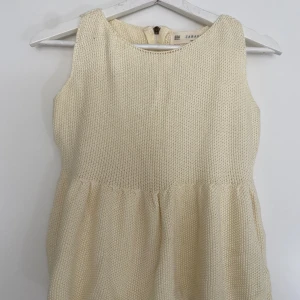 Stickad bommulstopp - Fint skick och ljusgul färg💛