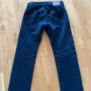 Levi Jeans 501 - Mycket eftertraktade 501or. Storlek är 32:32. 