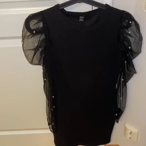 Svart klänning  - Skick: testad  Storlek: 34, xs Märke: shein 