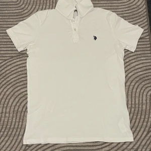 Polo piké  - Använt bara några gånger och tyckte den inte passar mig säljer för bara 390 