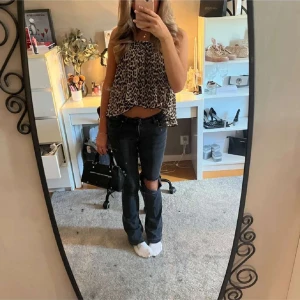 Leopard linne - Säljer detta jätte fina leopard linne. Den är i M men passar xs-s🥰