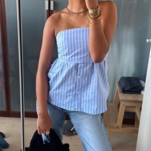 Tubtopp zara - Super fin tubtopp som inte finns att köpa längre! 💗 super bra skick Andra bilden är min egen