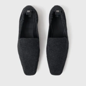 Toteme loafers  - Toteme loafers /storlek 39/nyskick aldrig använd/nypris 4999:-