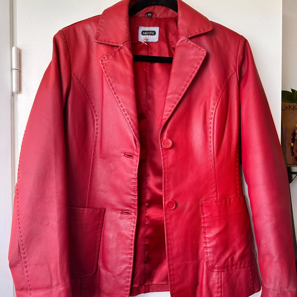 Röd skinnjacka från Terrific Active