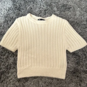 zara stickad topp  - zara stickad topp  strl S