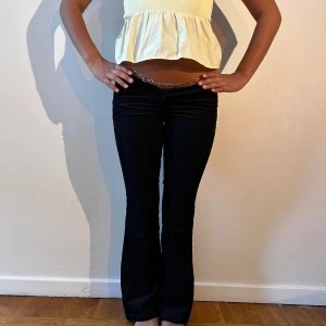 Macheter byxor  - Skit snygga svarta Manchester byxor, nedvikta på mig för de är för små men Lågmidjade på de som passar❤️