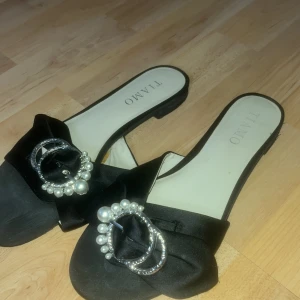 Tiamo tofflor  - Få gånger använda 