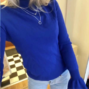 Tröja  - Tröja i så fin färg, använt men ändå fint skick