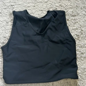 Binder  - Binder i storlek M. Jag tror att den är från gc2b men lappen har tyvärr ramlat bort