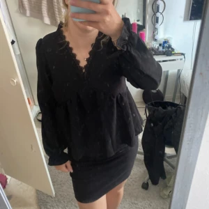 Svart blus - Fin!