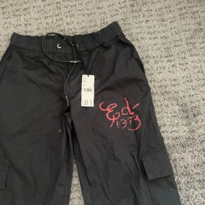 Ed hardy byxor XS helt nya  - Helt nya ed hardy byxor storlek XS 
