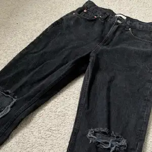  ”Perfect jeans” i storlek 36/S och raka ben! Nyskick, OANVÄNDA!