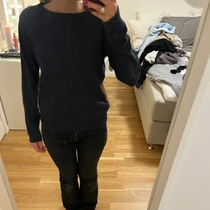 Stickad tröja - Stickad tröja från Vila i gott skick❤️ Slriv för fler bilder och om du har frågor! Pris kan diskuteras